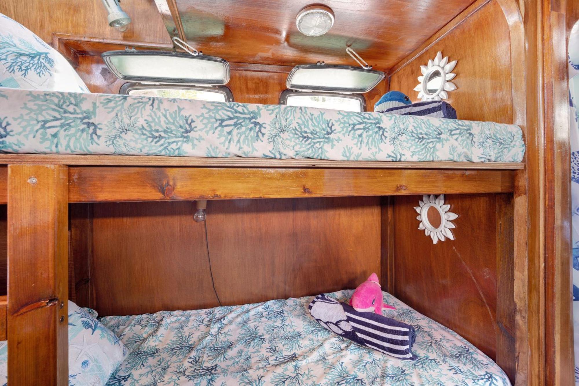 Aloha Jak'S Boat 알라시오 외부 사진